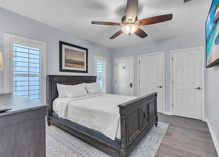 El Mar Townhome - Unit D *