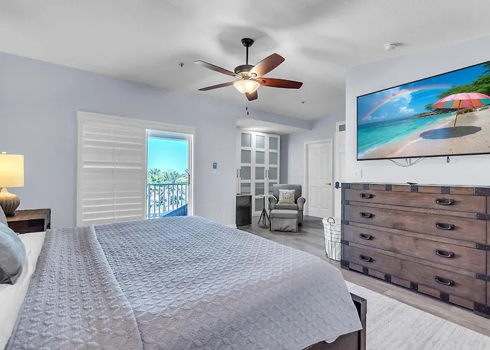 El Mar Townhome - Unit D *