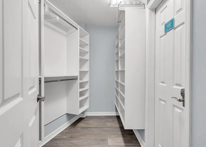 El Mar Townhome - Unit D *